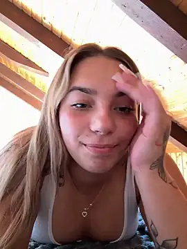 Naomi-Klein Adlı Modelin Canlı XXX Sohbeti