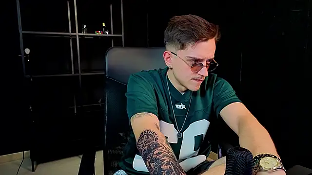 Chat XXX Live FelixStarkk