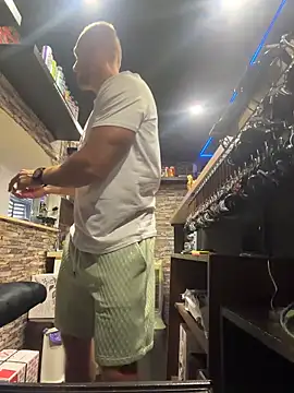JohnytrainのライブXXXチャット