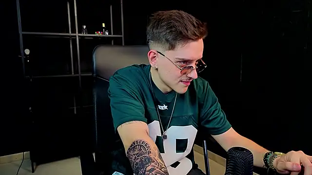 FelixStarkk Live XXX Chat