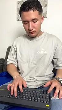Alexander_Connorのウェブカメラショー
