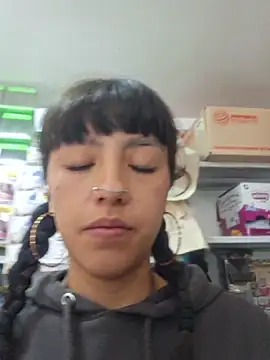 Cute_hollywood1 webkamerás műsora