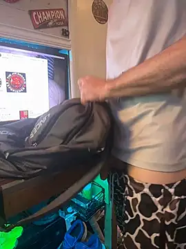 Twist_N_Tease's Live XXX Chat