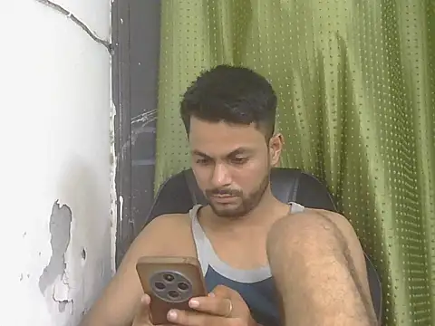 Stubborndesiboy Adlı Modelin Canlı XXX Sohbeti