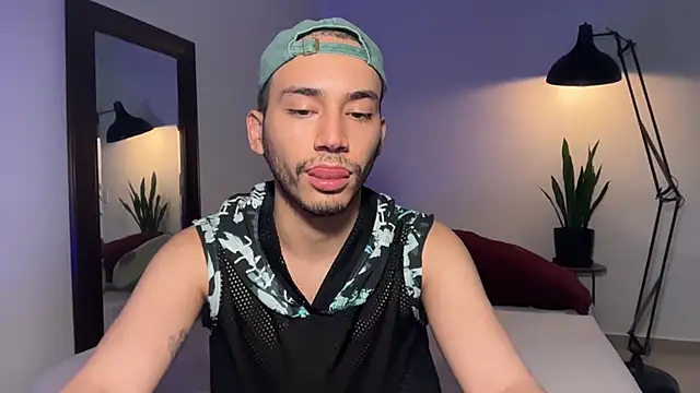 צ'אט XXX בשידור חי של Noah_and_Steven