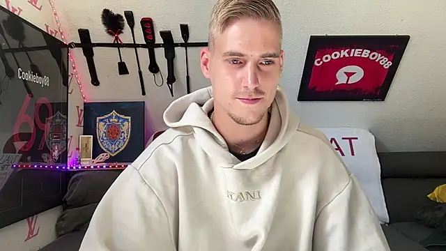 Cookieboy88 Adlı Modelin Canlı XXX Sohbeti