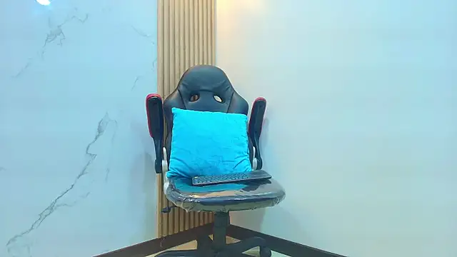CharlotteSchmidtt's Live XXX Chat
