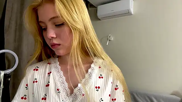 AlberthaBuddn Live XXX chat