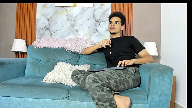 Živý XXX chat ROMMIE_HOT1