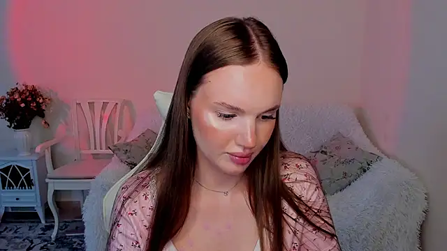 צ'אט XXX בשידור חי של MishkaMe