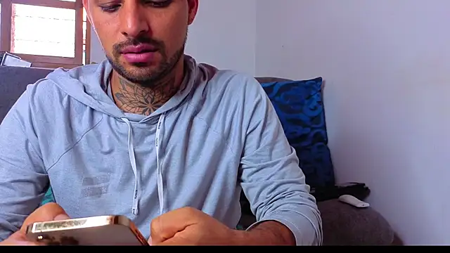 Lucien_Crow live XXX chat