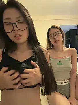 XIAOnaimao-001's Live XXX Chat