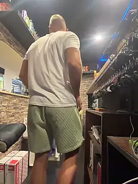 JohnytrainのライブXXXチャット