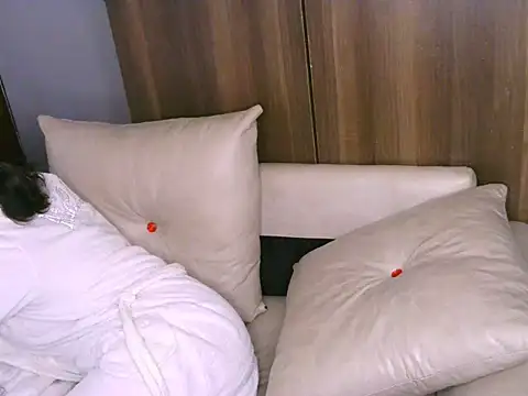 Bustycece Adlı Modelin Canlı XXX Sohbeti
