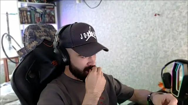 _Serious_Man Chat XXX in diretta