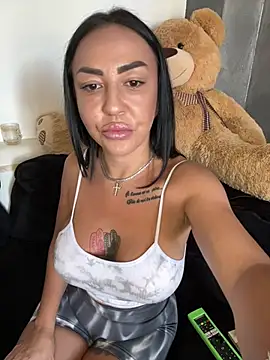 MaiaGold69 Chat XXX in diretta
