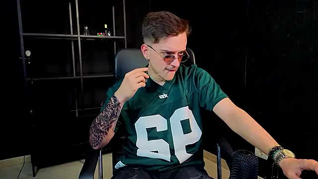 Онлайн чат XXX FelixStarkk