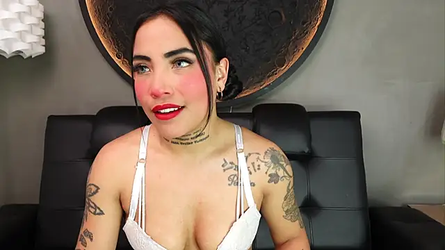 Chat XXX en directo de miss_vaiolette