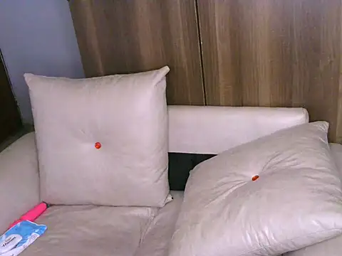Bustycece লাইভ XXX চ্যাট