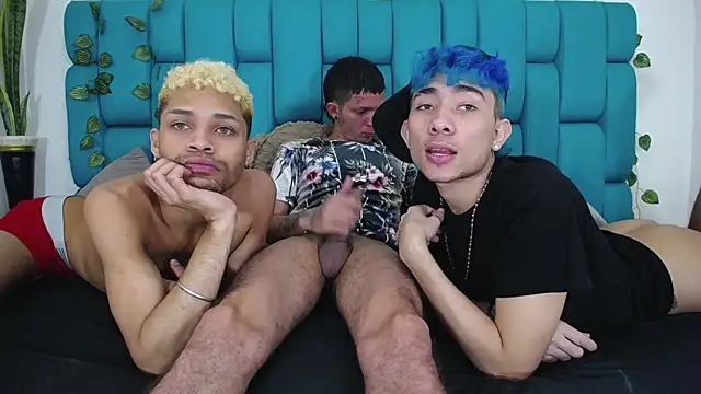צ'אט XXX בשידור חי של STRANGER_BOYS