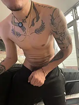 AlphaMasterXxx XXX чат на живо