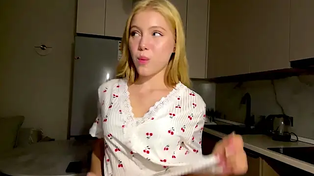 AlberthaBudd live XXX chat