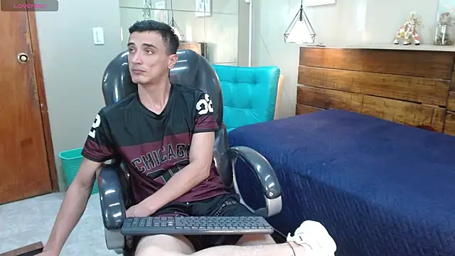 Онлайн чат XXX FelipeFriendly