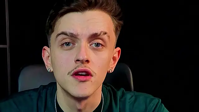 FelixStarkk Chat XXX in diretta
