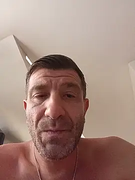 Alexdaniel89 élő XXX-chatje