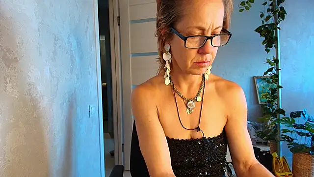 LioraWeiss Chat XXX in diretta
