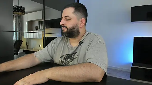 DravenPeak Chat XXX live
