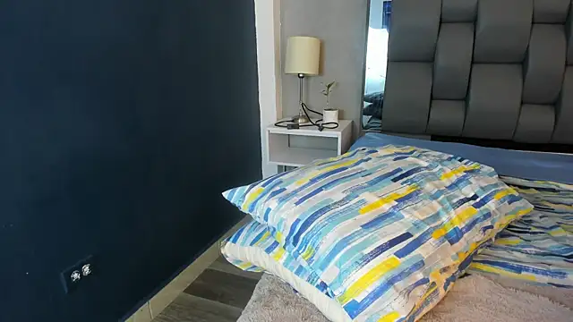 Chat +18 de Charlie___Musk ao vivo