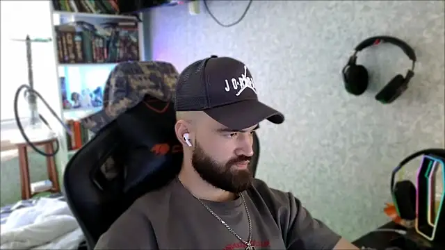 _Serious_Man live XXX chat
