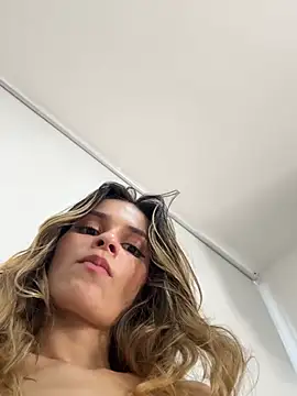 cuteluci_ Chat XXX in diretta