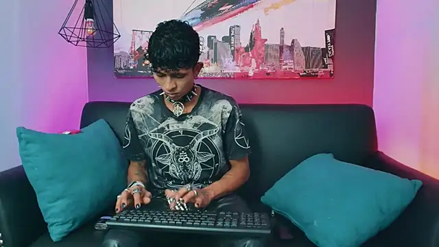 Онлайн чат XXX Maximoking26