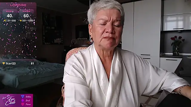 Chat +18 de roxana_brooks ao vivo