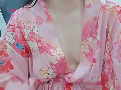 Czat XXX na żywo – Kemmy_babe20