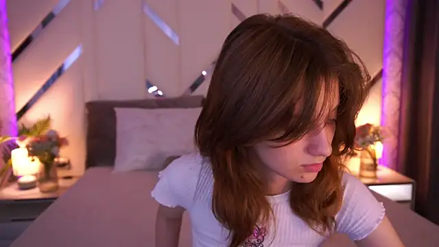 CuteeFoxy Adlı Modelin Canlı XXX Sohbeti