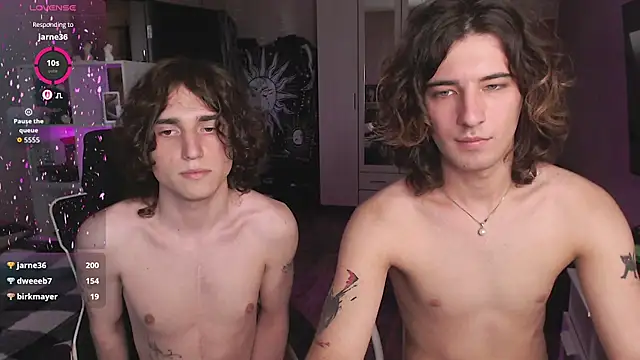 XXX chat uživo modela LordFarkuad