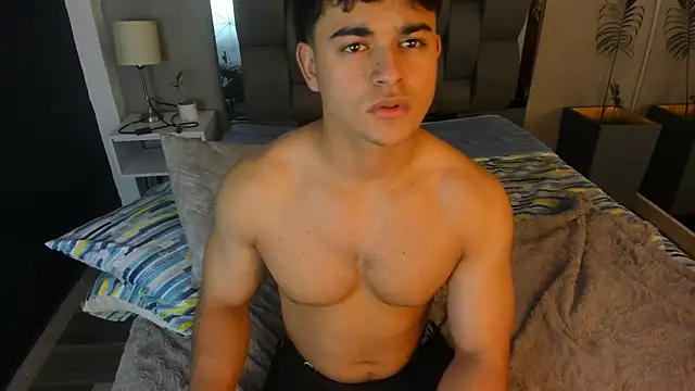 Charlie___Musk Adlı Modelin Canlı XXX Sohbeti