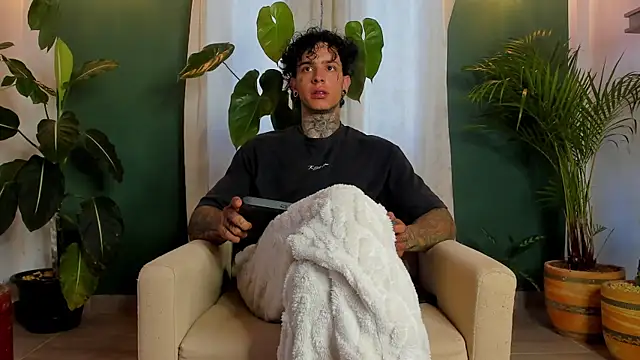 Aron_ford Live XXX-Chat
