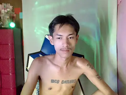 riks_tyler 即時 XXX 聊天