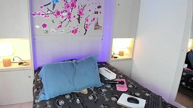 TaylorBloom's Live XXX Chat