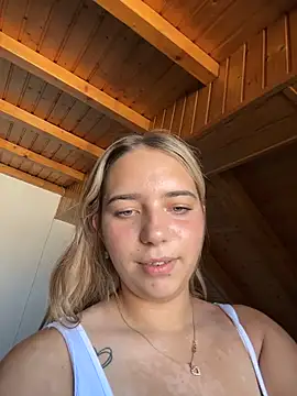 Naomi-Klein Adlı Modelin Canlı XXX Sohbeti