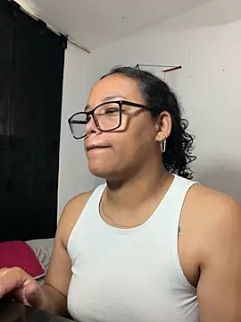 angela_angels_ Adlı Modelin Canlı XXX Sohbeti