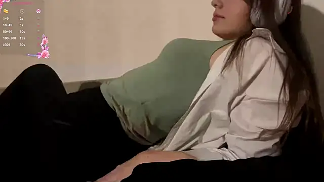 LorinaSpero's Live XXX Chat