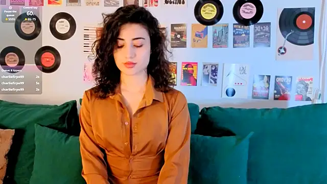 Maya_Rogerss Chat XXX in diretta