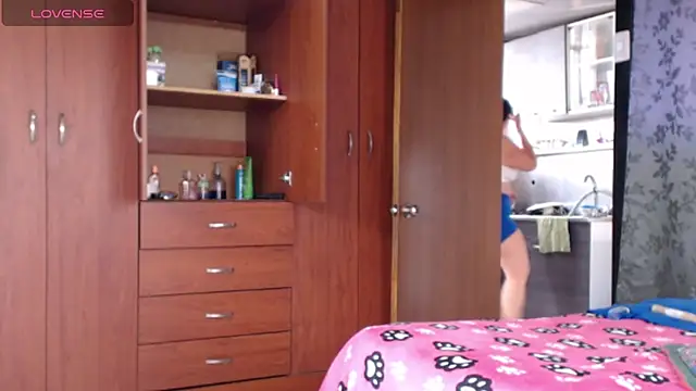 Chat XXX ao vivo de miia-big1boobs_