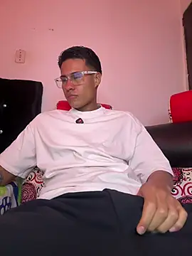 Czat XXX na żywo – TavoHot_