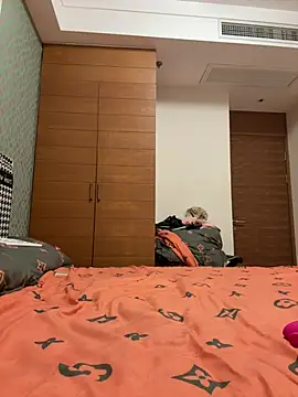 yangyang520-18girl Webcam-Show
